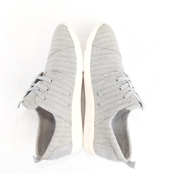 NWOT. TOMS LACE UP GRAY SNEAKERS - Picture 13 of 15